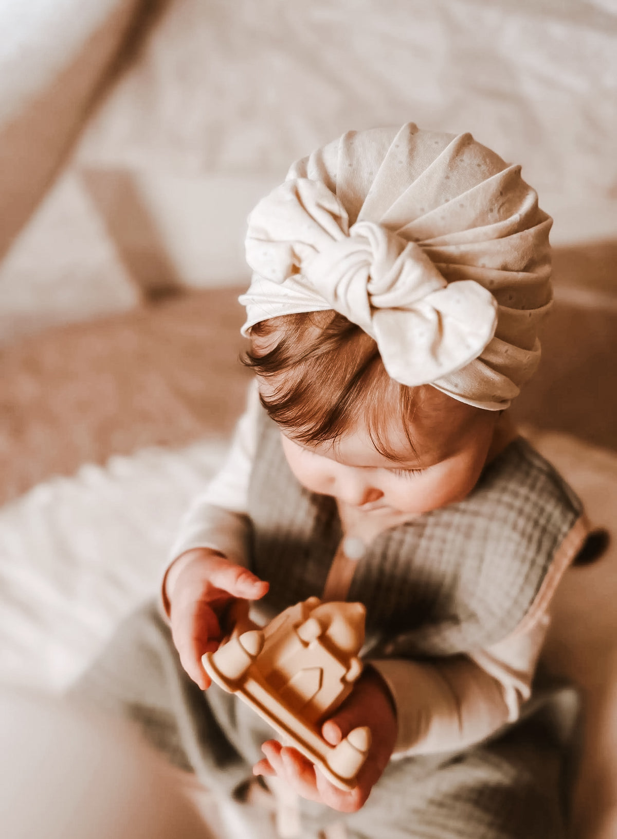 Mrs. Ertha Baby Turban set van 2 - bloem/neutraal